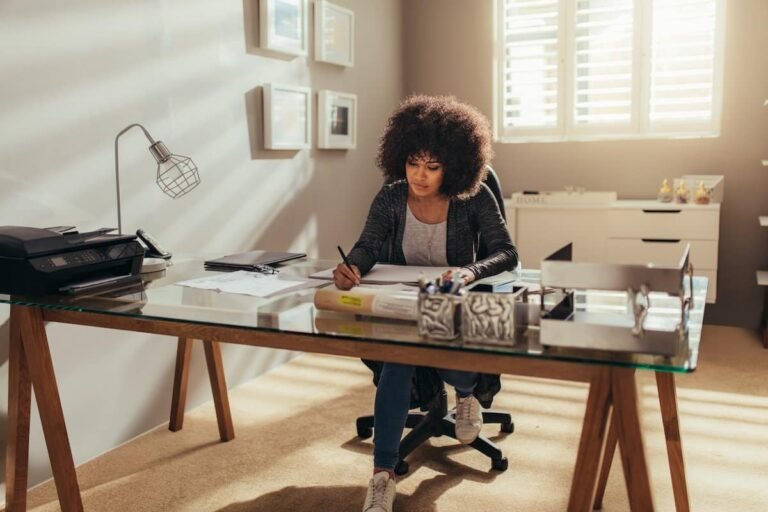 How to Set Up a Productive Home Office: Tips and Tricks